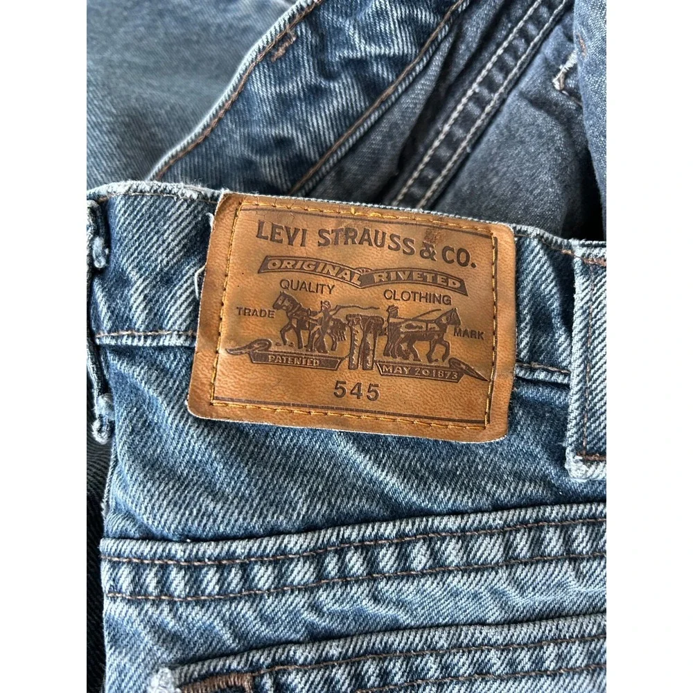 Vintage Levis 545 Denim Loose Fit Gold Tab Zipper Made USA Blue Tag 34 Act 33